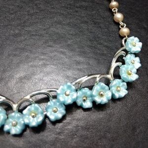 Vintage Star flower necklace up to 15"